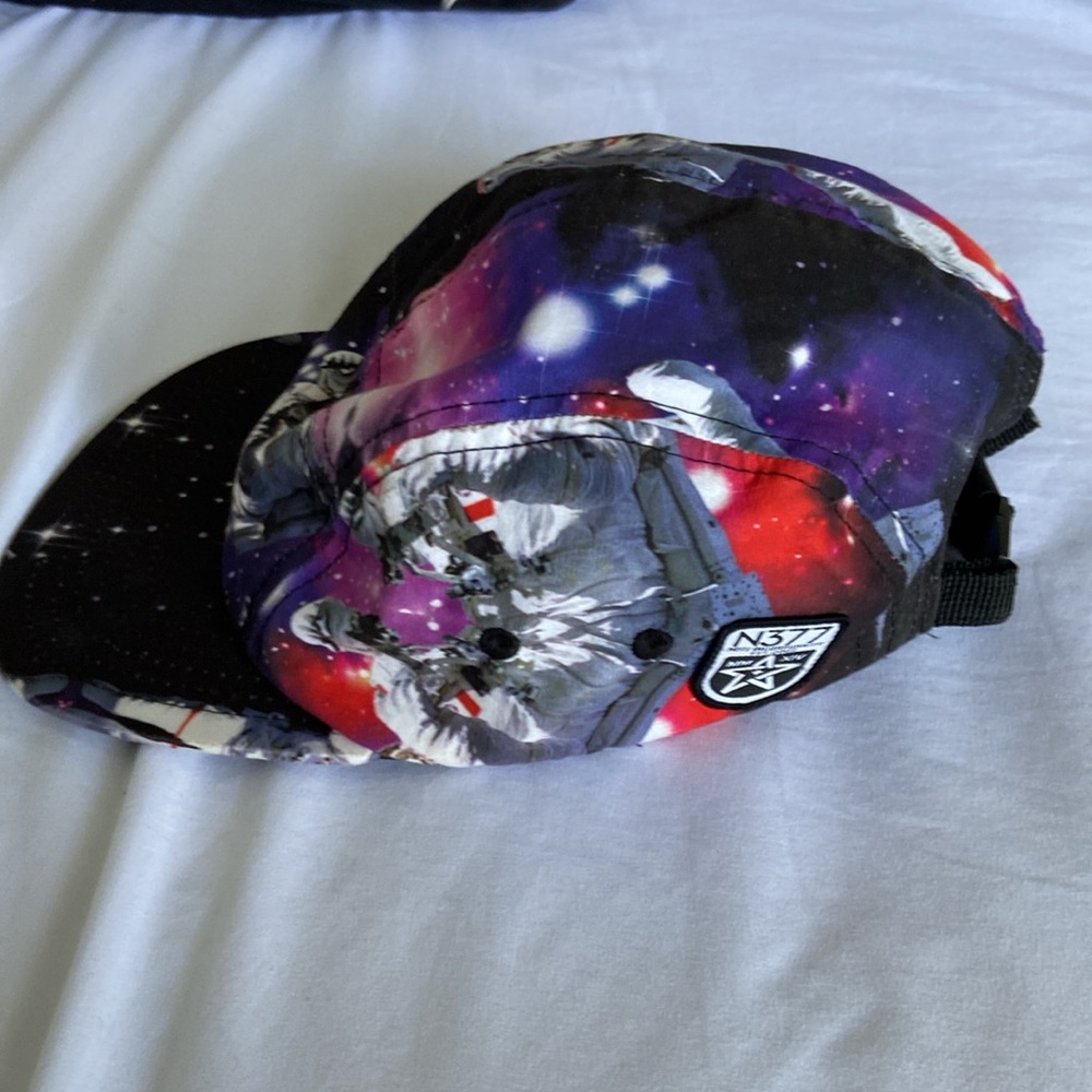 Neff space snapback 🧑🚀 - Picture 2 of 5